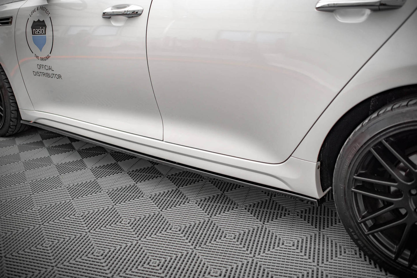 Maxton Design side skirts for Kia Optima (2015-2018), gloss black