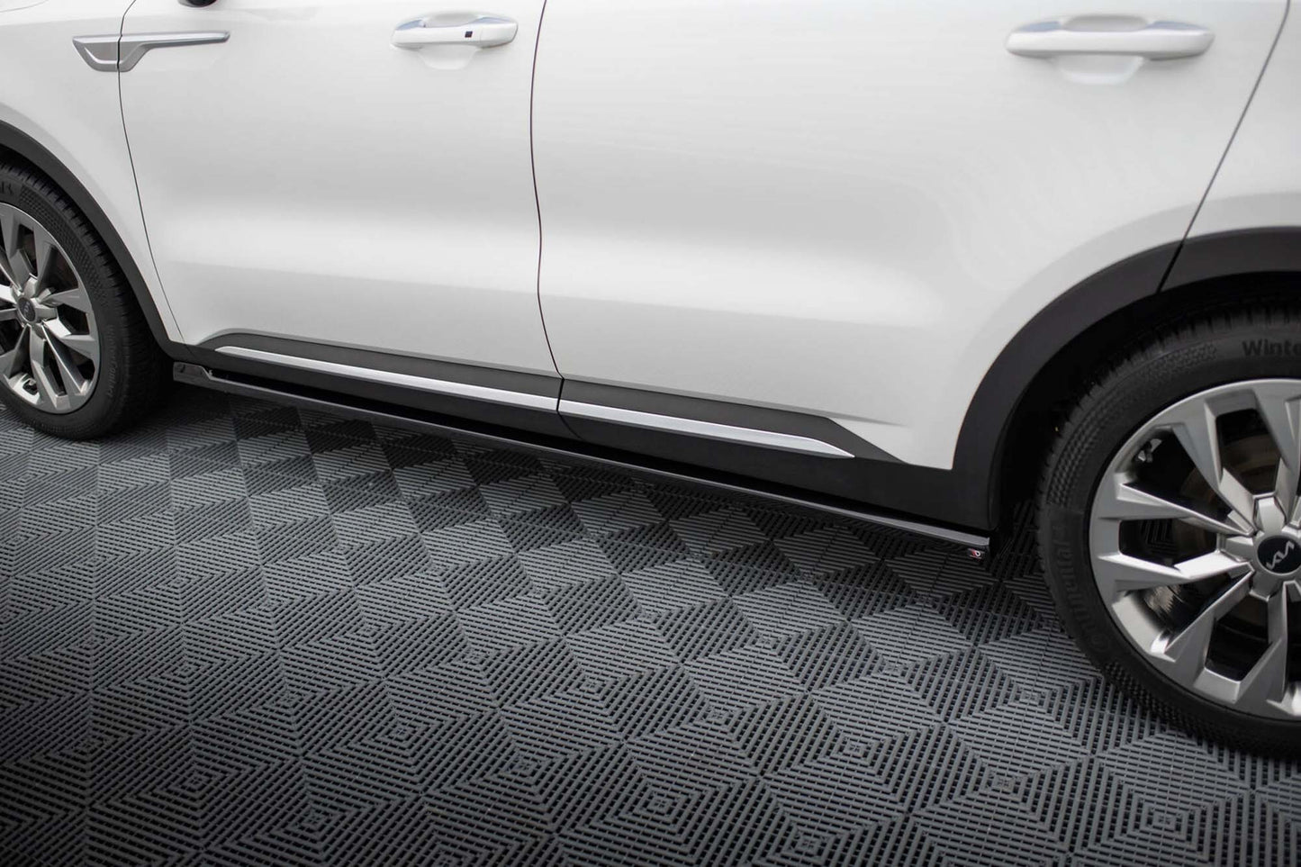 Maxton Design side skirts for Kia Sorento (2020-2023), black gloss