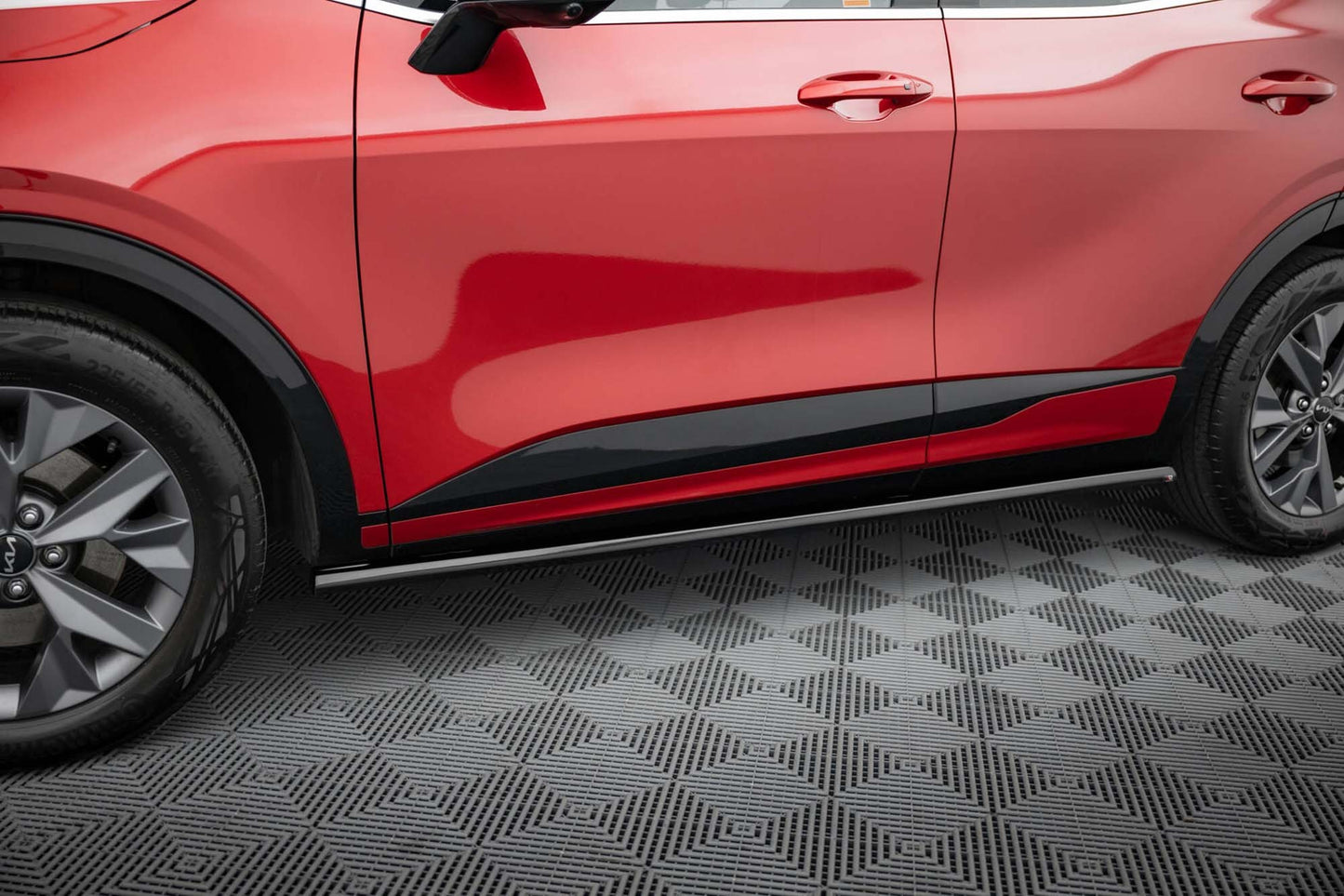 Maxton Design side skirts for Kia EV9 GT-Line (2023+), gloss black