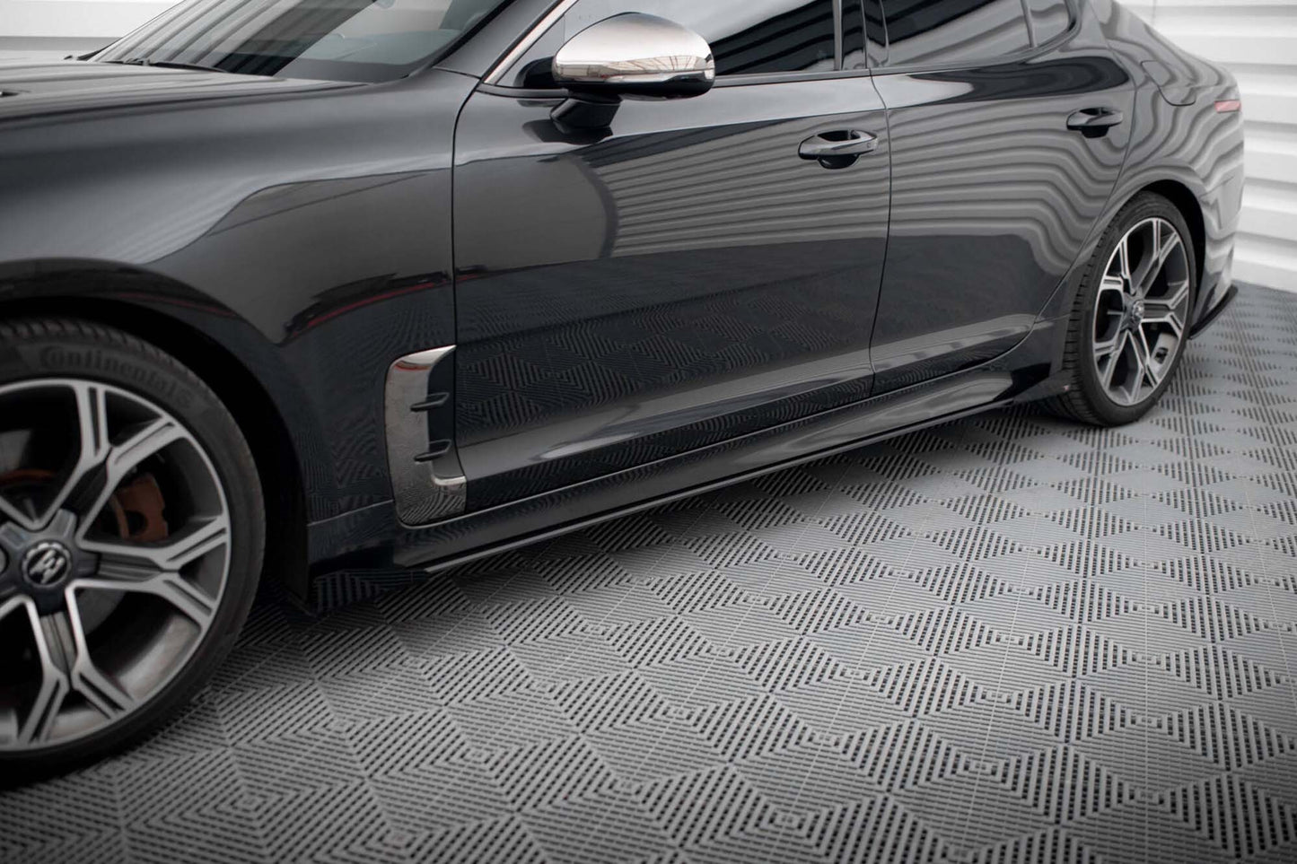 Maxton Design side skirts for Kia Stinger GT/GT-Line (2017-2023), matt black