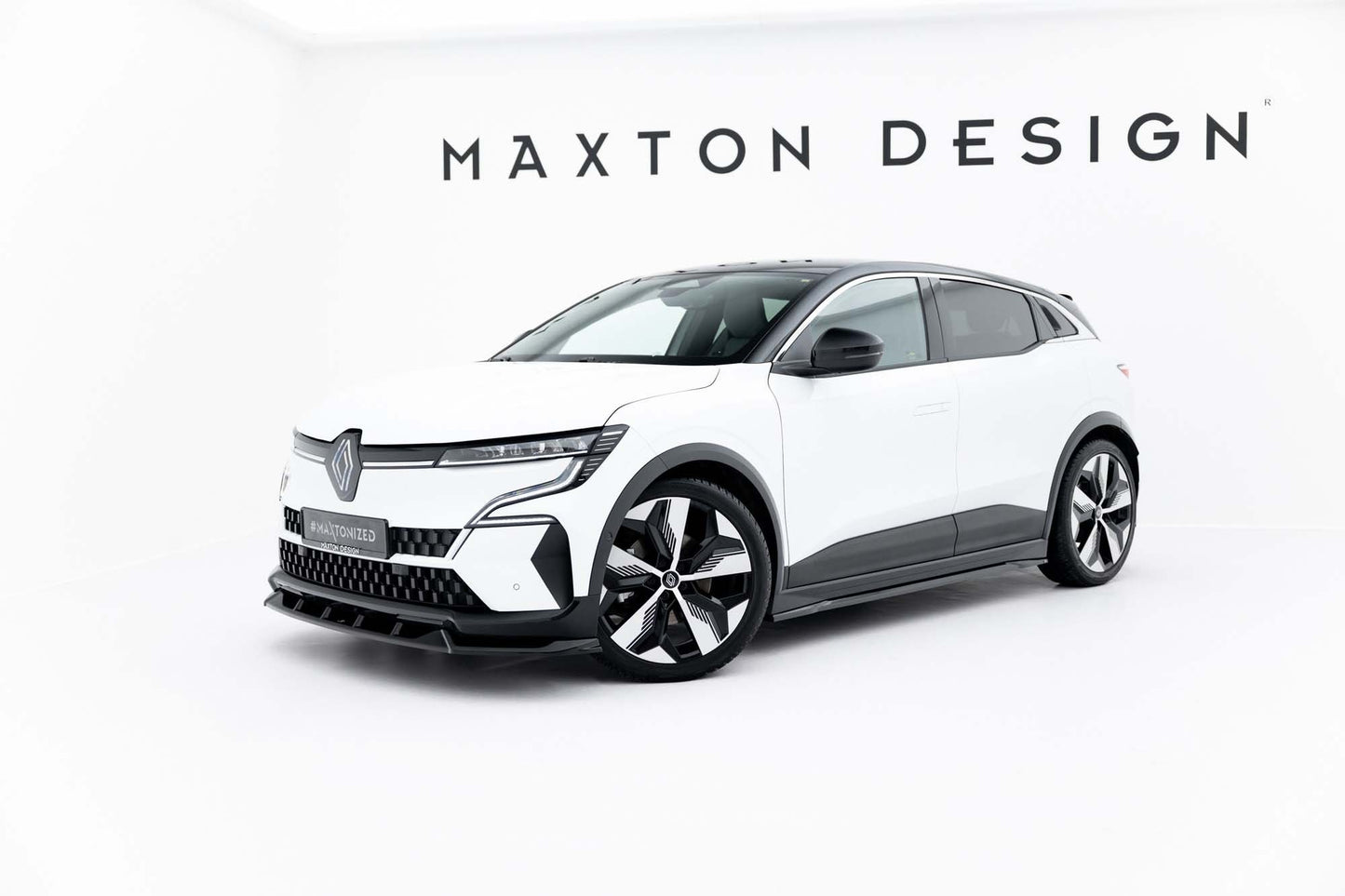 Maxton Design praguri pentru Renault Megane E-Tech (2022+), negru lac
