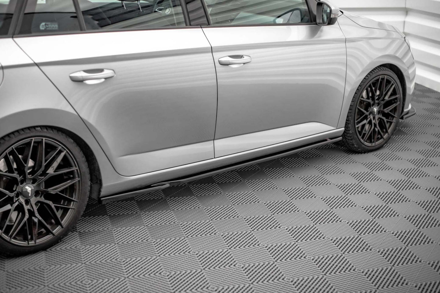 Maxton Design side skirts for Skoda Fabia (from 2014), gloss black