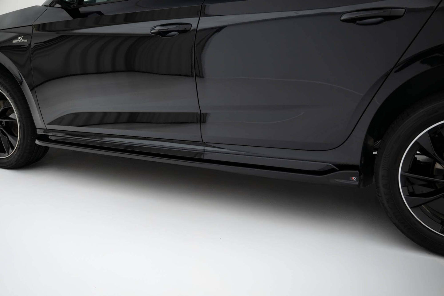 Praguri Maxton Design pentru Skoda Kamiq Monte Carlo (după 2023), negru lucios
