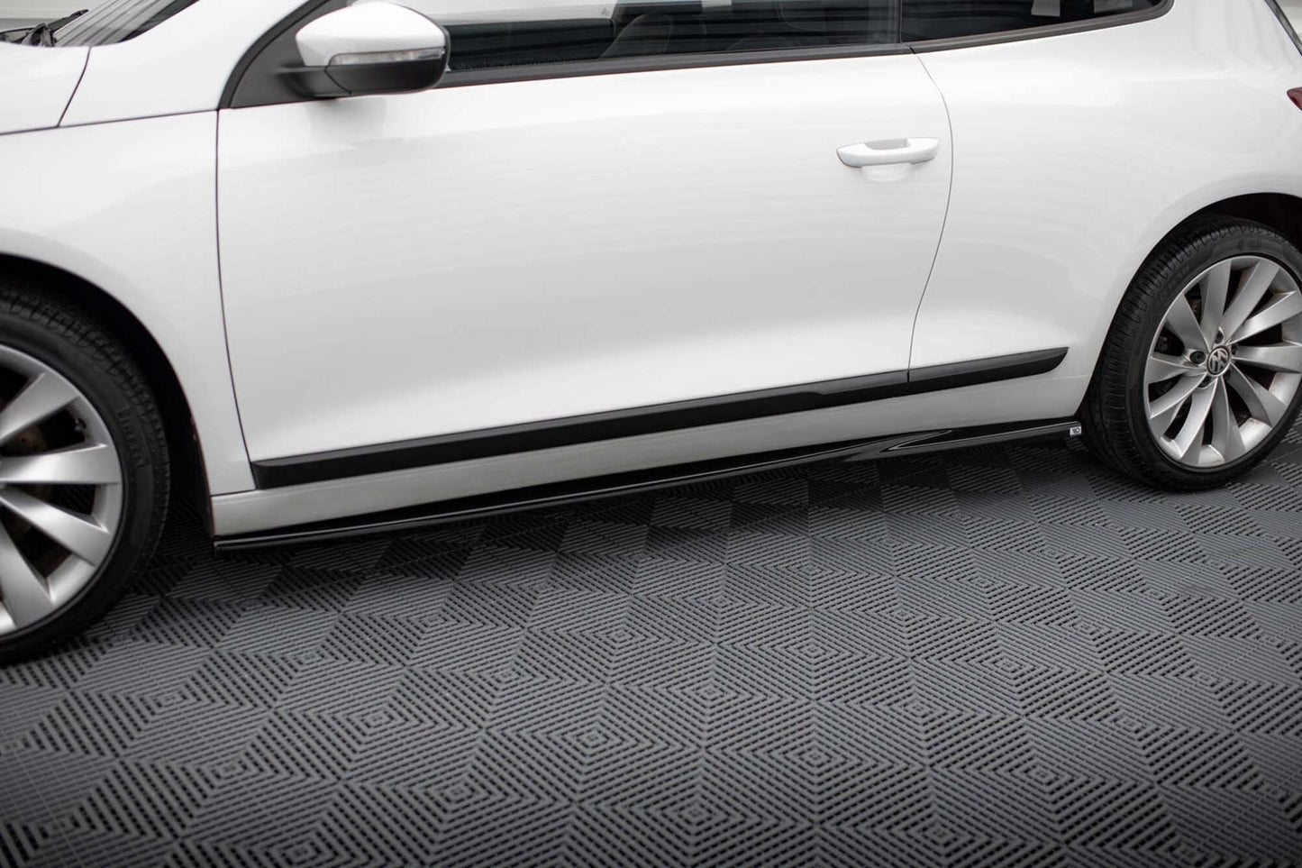 Maxton Design praguri pentru Volkswagen Scirocco (2014-2017), negru lucios
