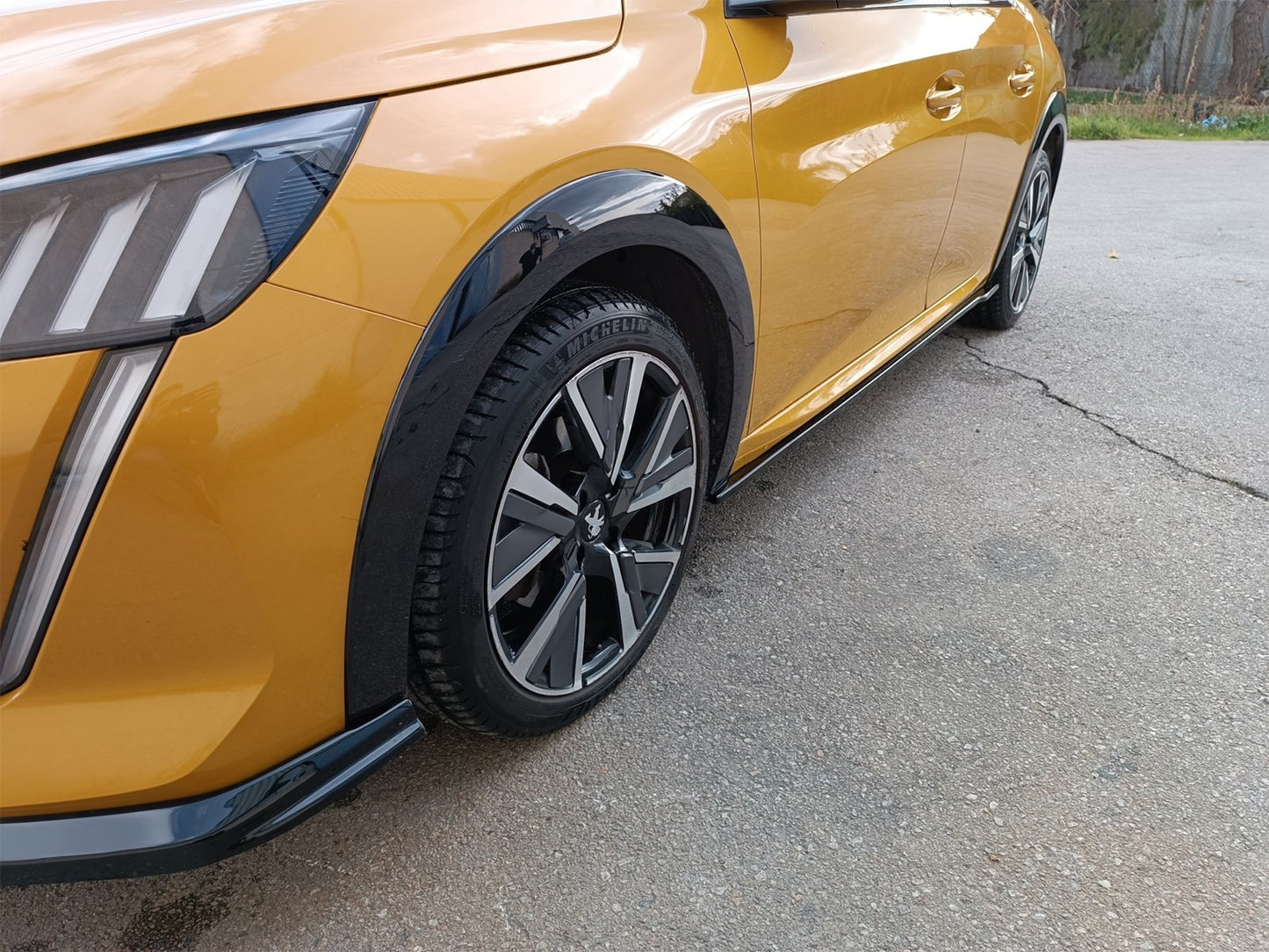 Motordrome Design pachet add-on versiunea 2 pentru praguri Peugeot 208 Mk2 (2019+)