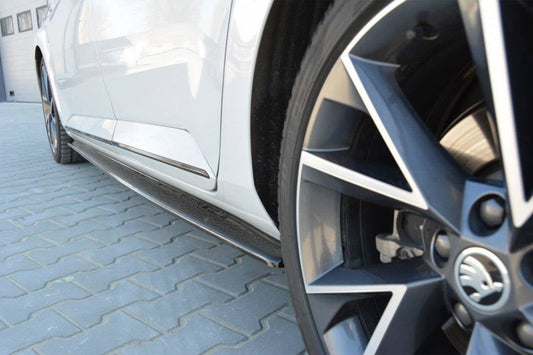Spoiler Maxton Design versiunea 1 pentru portbagajul Skoda Superb (2015-2019), Superb (din 2019), hatchback, culoare carbon