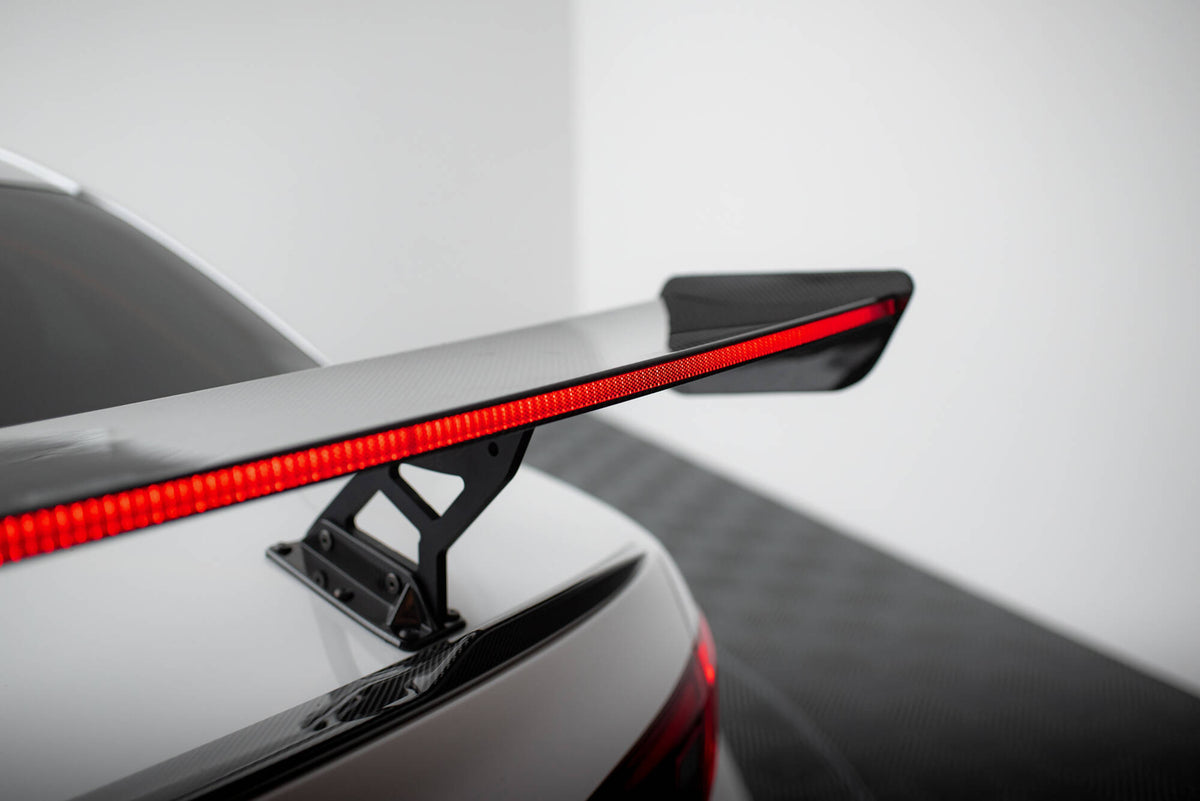 Spoiler portbagaj Maxton Design tip aripă din fibră de carbon cu stop LED pentru BMW Seria 5 G30 Sedan / M5 F90 Sedan (2017-2024)