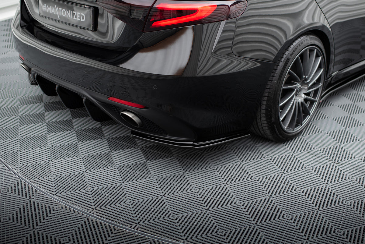 Spoiler portbagaj Maxton Design tip aripă din fibră de carbon cu stop LED pentru BMW Seria 5 G30 Sedan / M5 F90 Sedan (2017-2024)