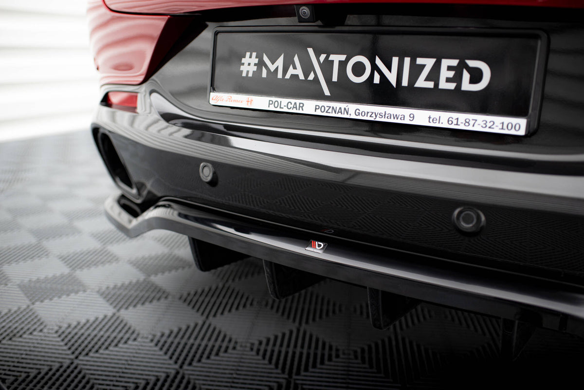Spoiler portbagaj Maxton Design tip aripă din fibră de carbon cu stop LED pentru BMW Seria 5 G30 Sedan / M5 F90 Sedan (2017-2024)