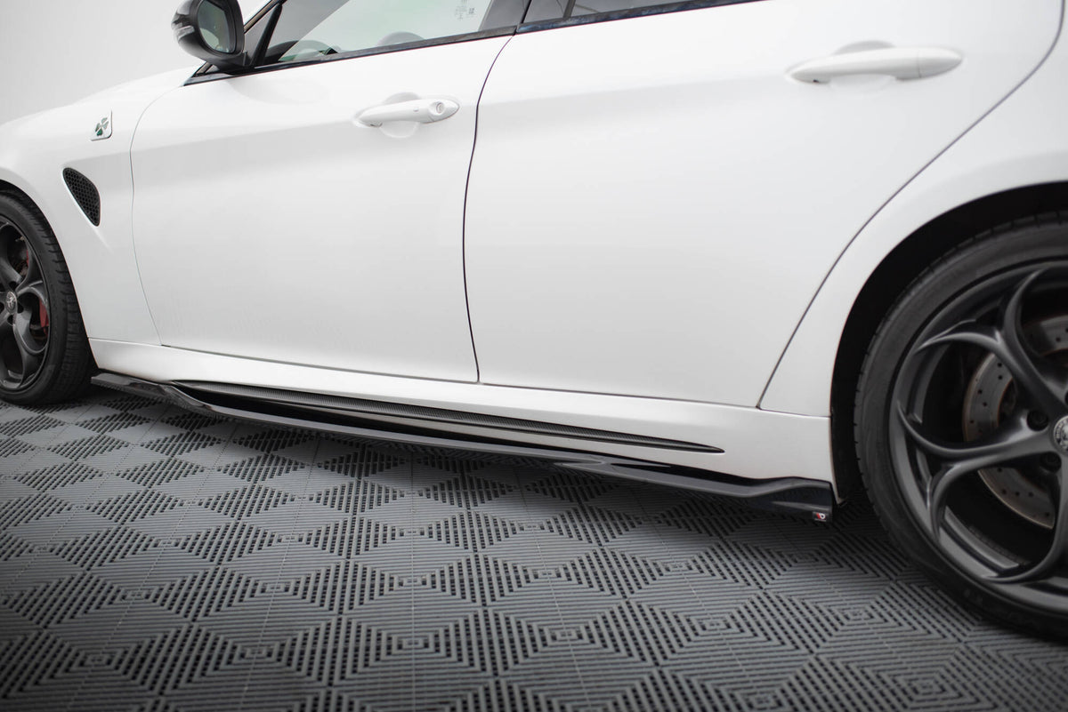 Spoiler portbagaj Maxton Design tip aripă din fibră de carbon cu stop LED pentru BMW Seria 5 G30 Sedan / M5 F90 Sedan (2017-2024)