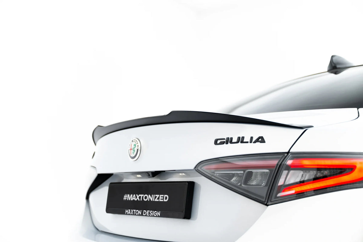 Spoiler cap Alfa Romeo Giulia Standard / Sport / Quadrifoglio (dupa 2016)