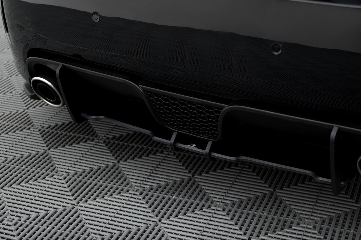 Spoiler portbagaj Maxton Design tip aripă din fibră de carbon cu stop LED pentru BMW Seria 5 G30 Sedan / M5 F90 Sedan (2017-2024)