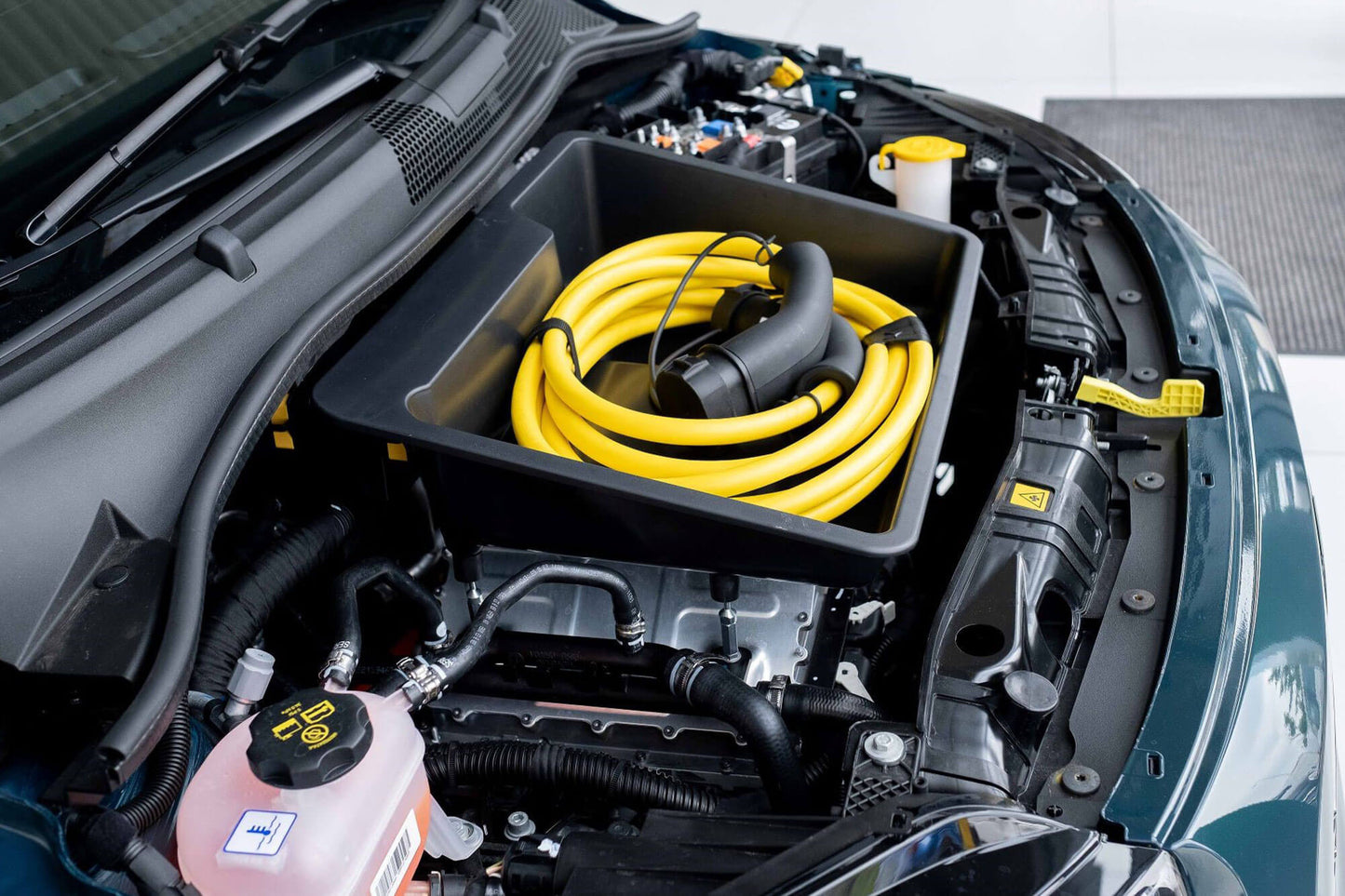 Cutie Rati Frunk pentru portbagajul frontal Fiat 500e dupa 2020, 13L, 44x31x6/13cm, neagra