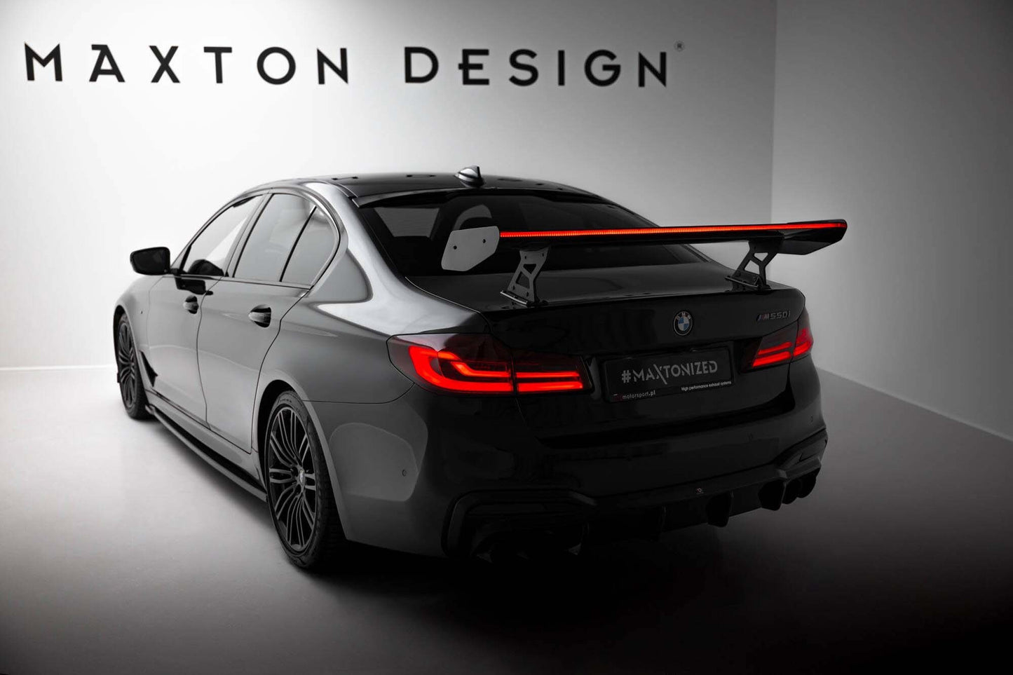 Maxton Design spoiler portbagaj tip aripa din fibra de carbon cu stop LED pentru BMW Seria 5 G30 Sedan / M5 F90 Sedan (2017-2024)