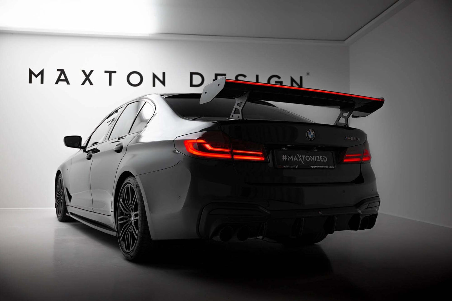 Maxton Design spoiler portbagaj tip aripa din fibra de carbon cu stop LED pentru BMW Seria 5 G30 Sedan / M5 F90 Sedan (2017-2024)