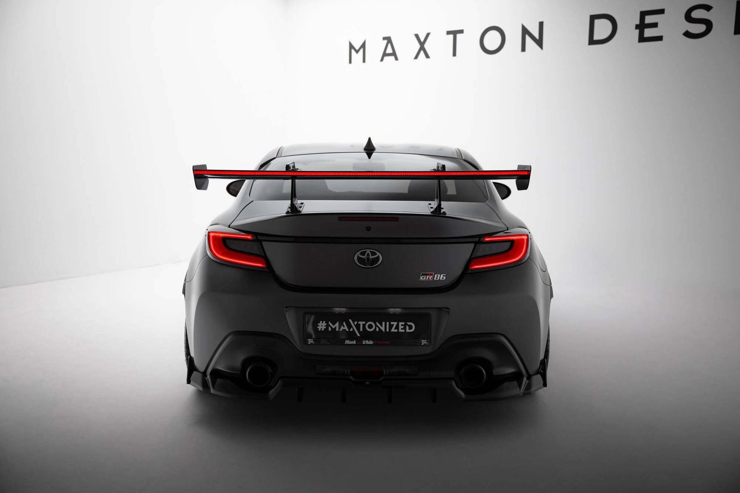 Spoiler din fibră de carbon Maxton Design pentru aripă portbagaj cu lumină de frână LED pentru Toyota GR86 (după 2021)