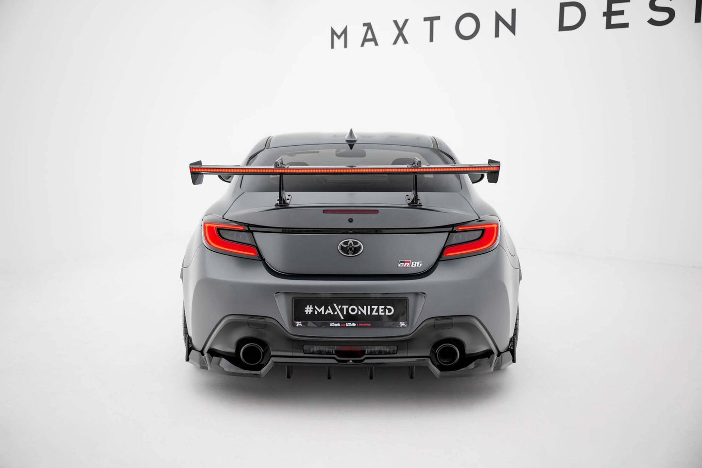 Spoiler din fibră de carbon Maxton Design pentru aripă portbagaj cu lumină de frână LED pentru Toyota GR86 (după 2021)