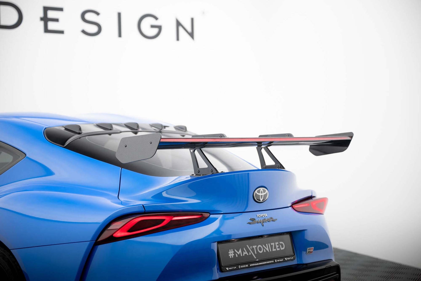 Maxton Design spoiler portbagaj fibră de carbon cu lumină LED frână pentru Toyota Supra (2019-)