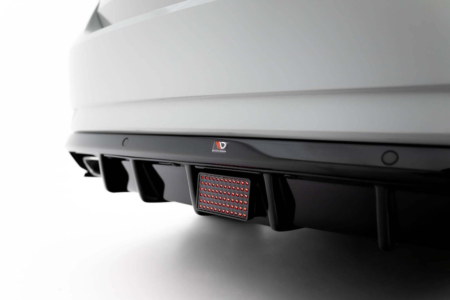LED brake light for installation in Maxton Design diffuser for Skoda Superb Liftback, station wagon (2015-2019), gloss black