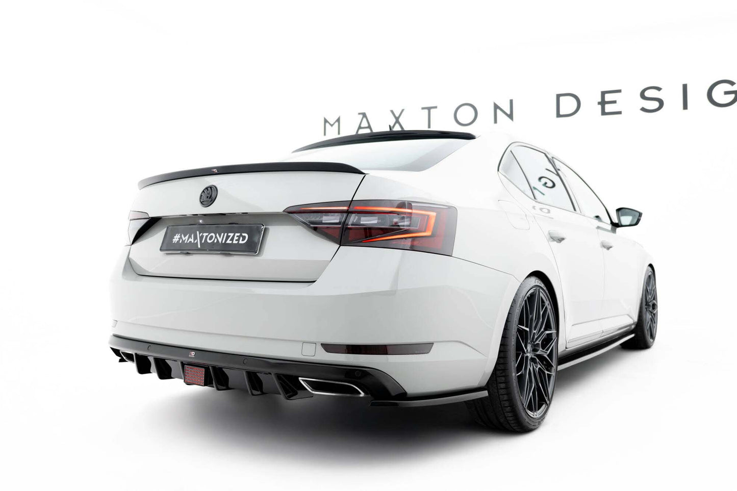 LED brake light for installation in Maxton Design diffuser for Skoda Superb Liftback, station wagon (2015-2019), gloss black