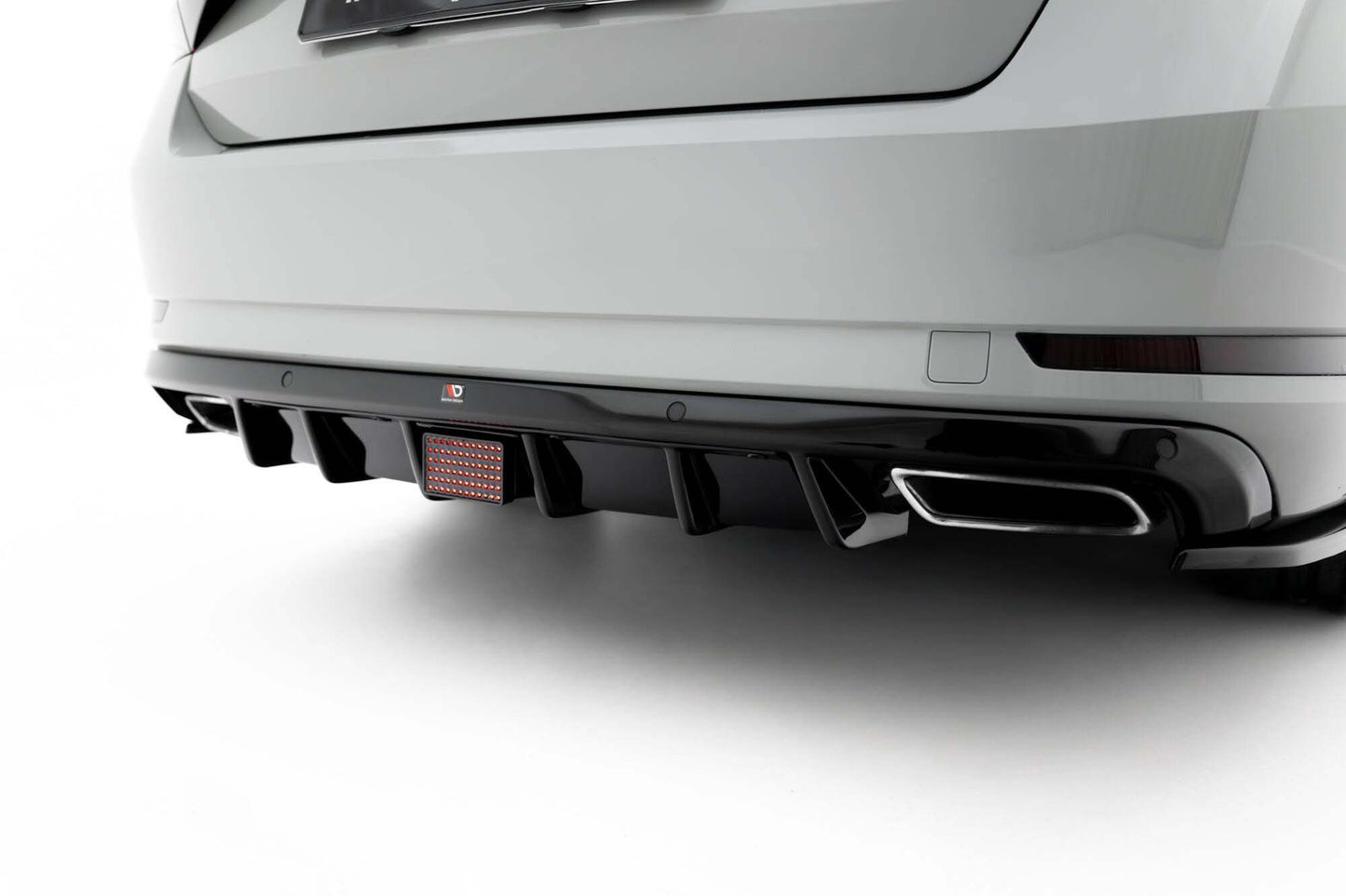 LED brake light for installation in Maxton Design diffuser for Skoda Superb Liftback, station wagon (2015-2019), gloss black