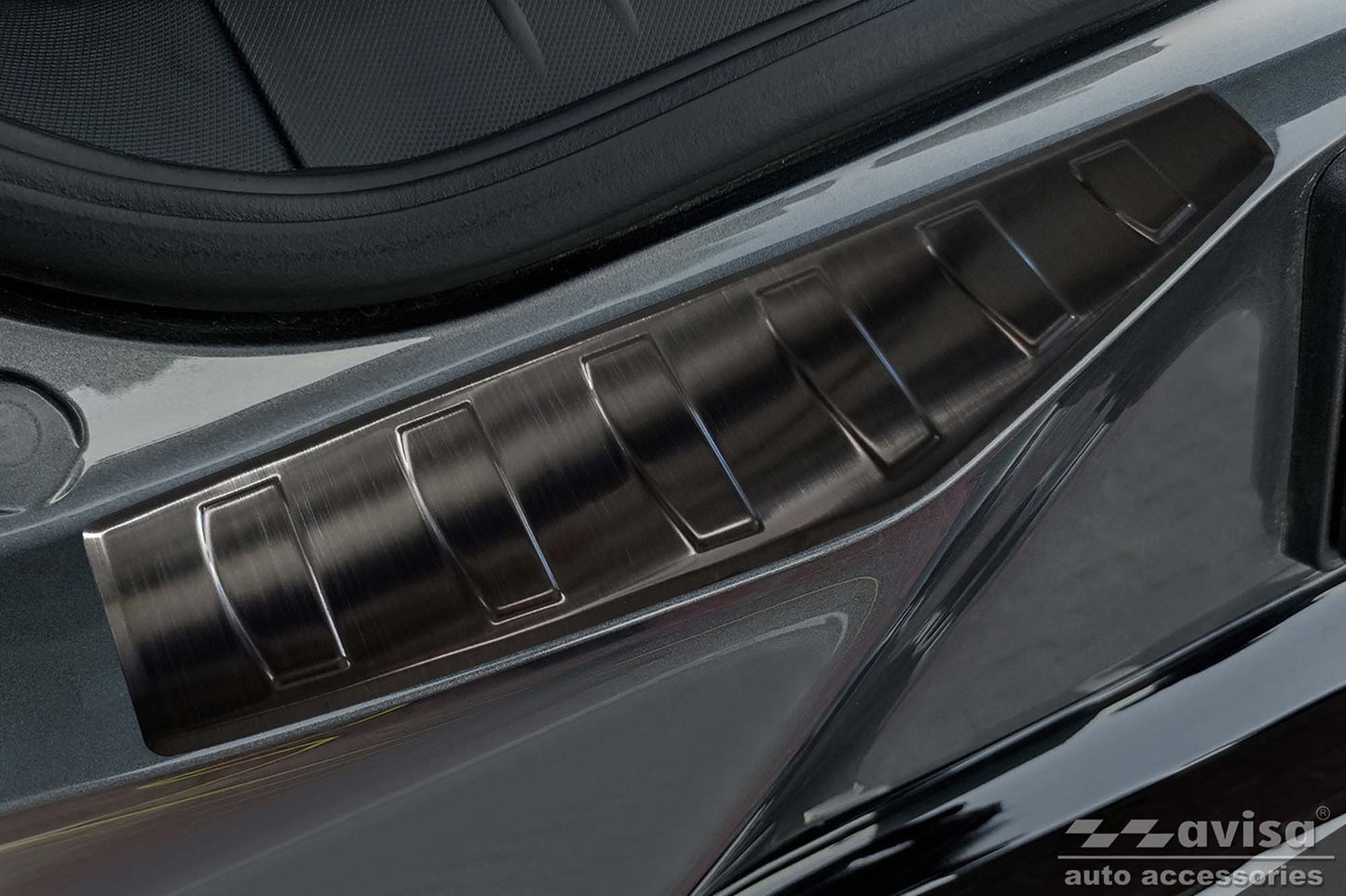 Avisa protector bara spate pentru Ford Mustang Mach-E dupa 2020, negru lucios