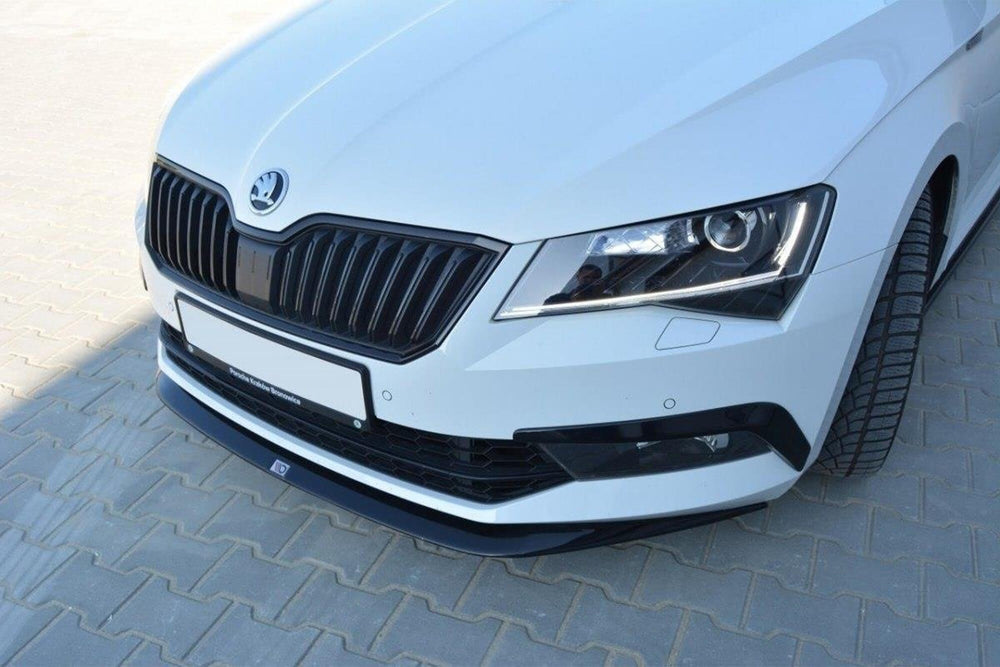 Spoiler Maxton Design versiunea 1 pentru bara față standard Skoda Superb III (2015-2019), culoare carbon