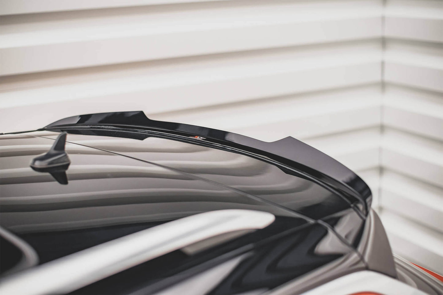 Spoiler portbagaj Maxton Design pentru VW T-Roc (dupa 2017), lac negru