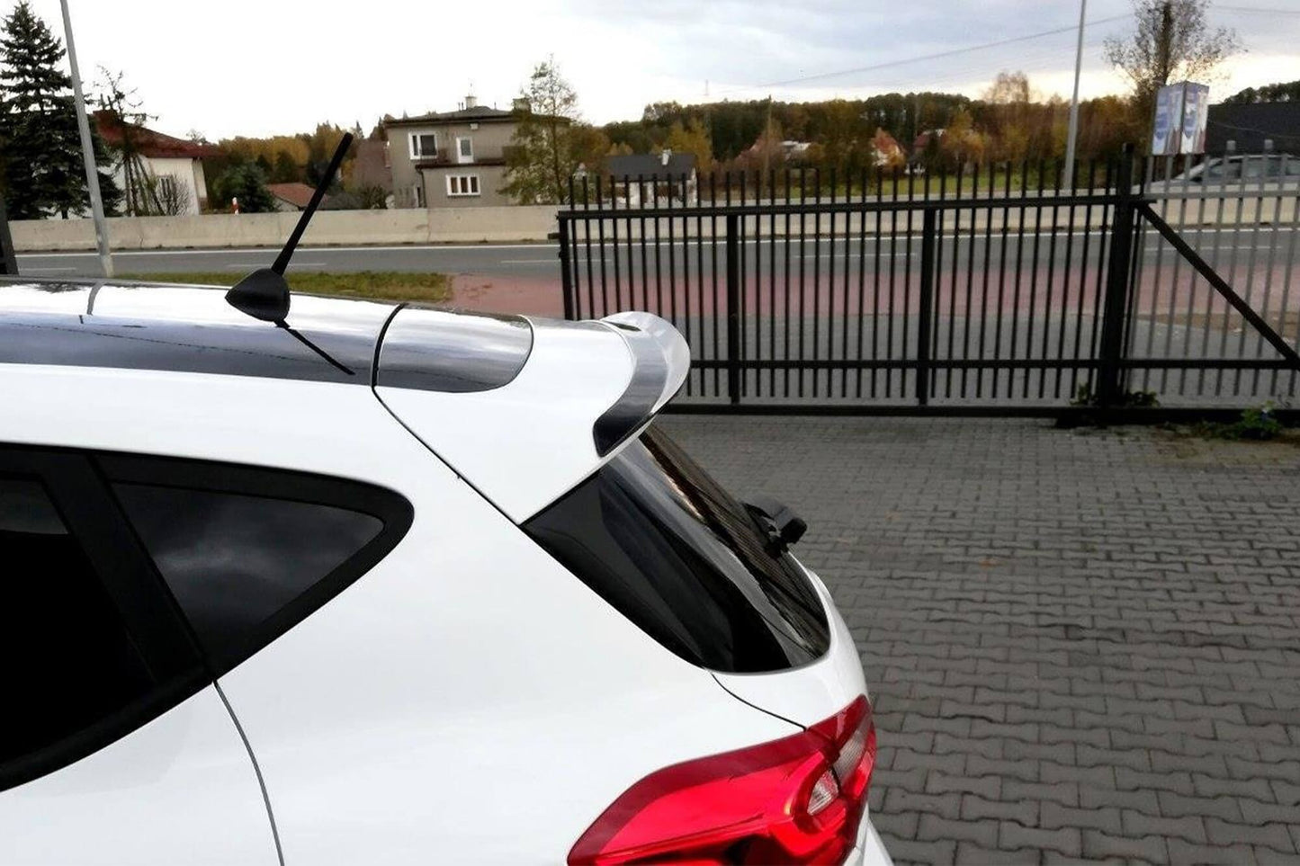 Maxton Design spoiler portbagaj pentru Ford Fiesta dupa 2017, culoare carbon