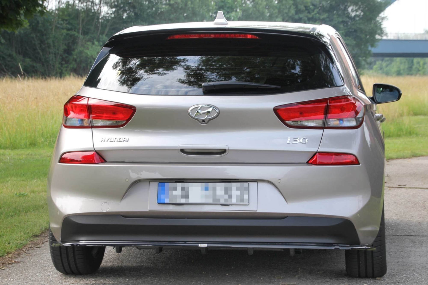 Spoiler portbagaj Maxton Design pentru Hyundai i30 (2017-), culoare carbon