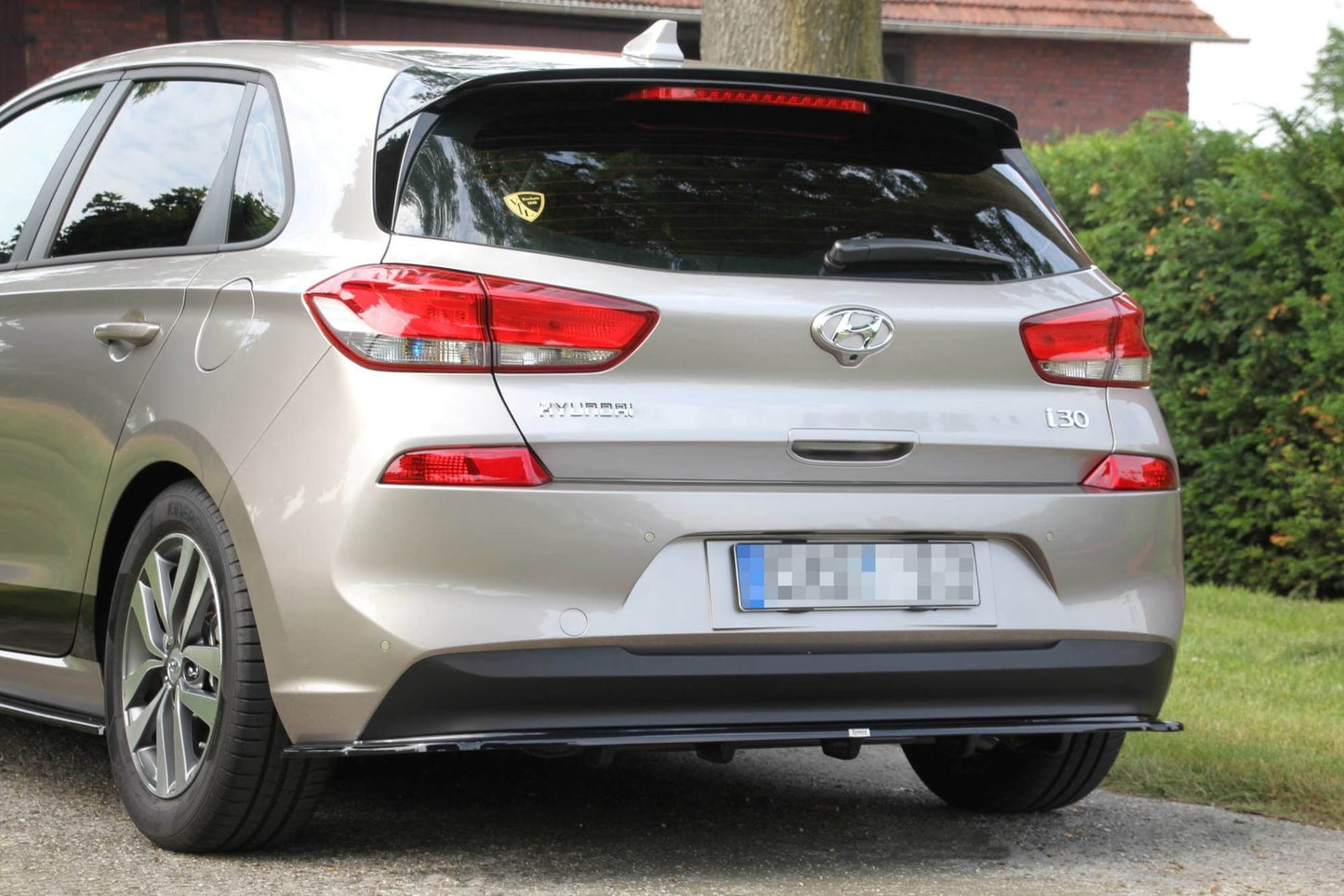Spoiler portbagaj Maxton Design pentru Hyundai i30 (2017-), culoare carbon