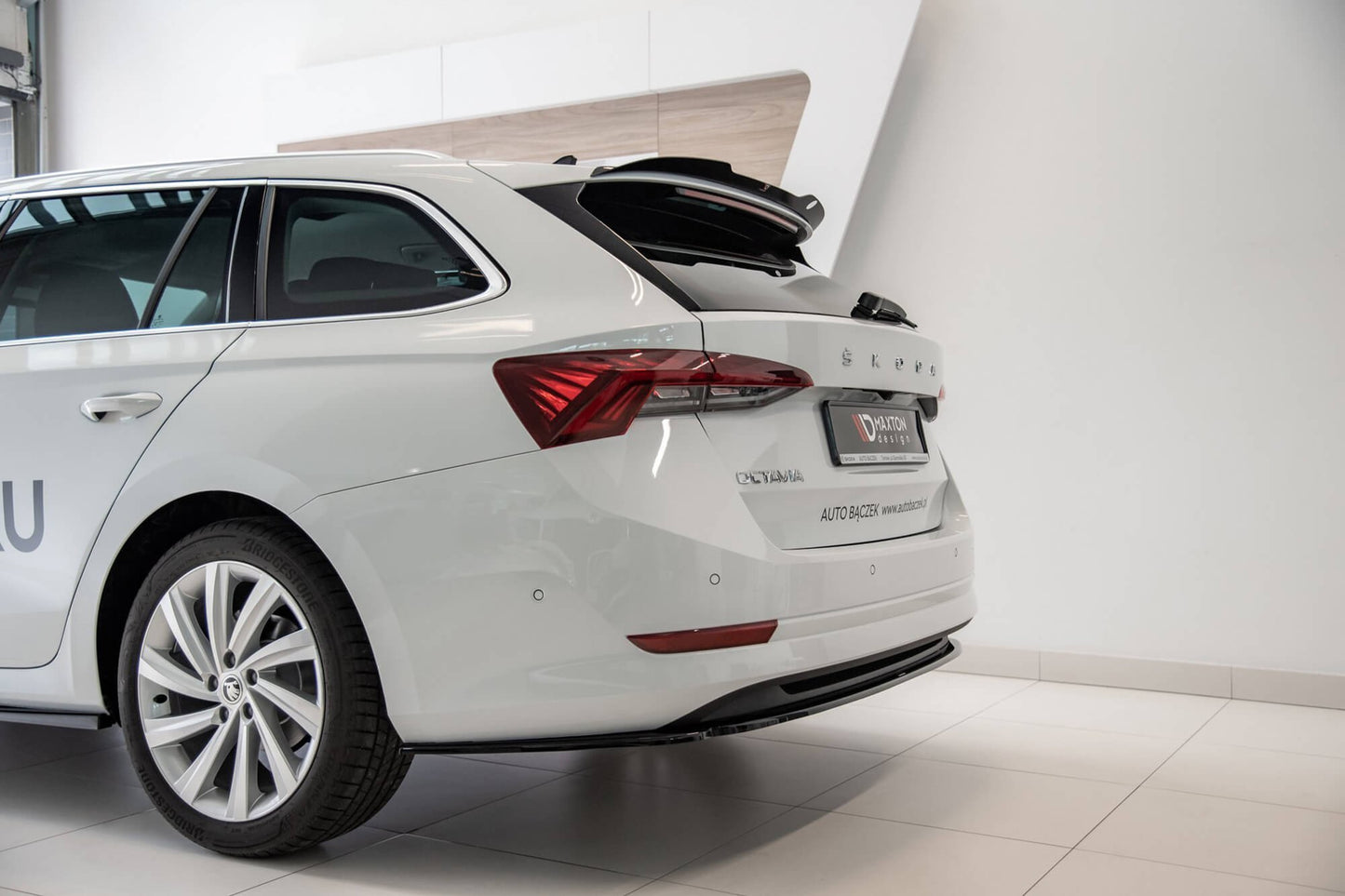 Spoiler Maxton Design pentru portbagajul Skoda Octavia break (dupa 2019), negru mat