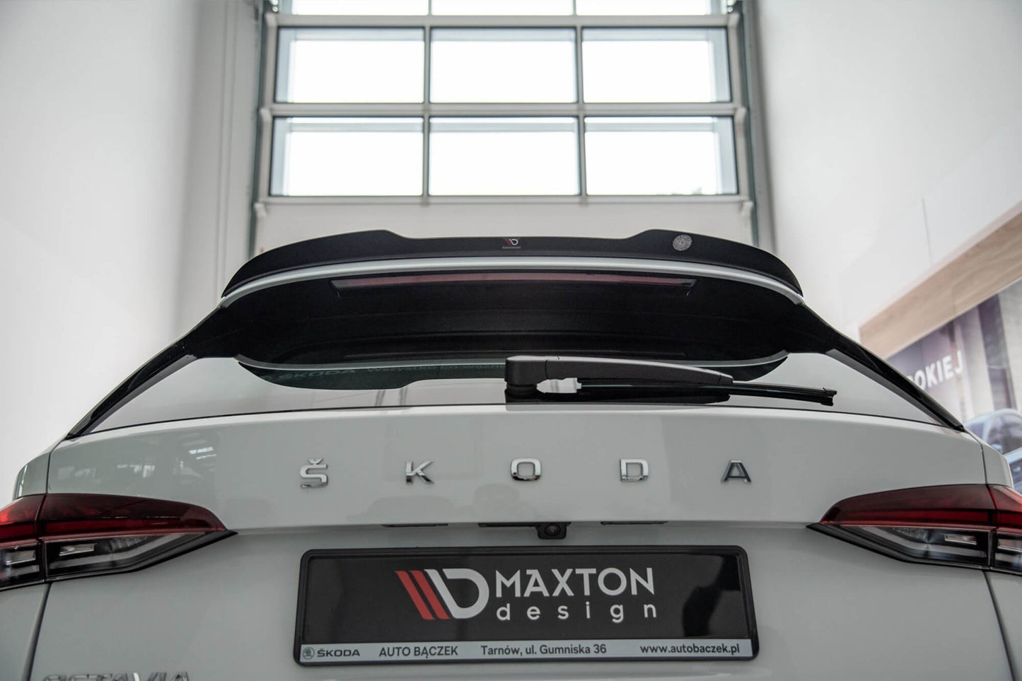 Maxton Design spoiler pentru portbagajul Skoda Octavia break (dupa 2019), culoare carbon