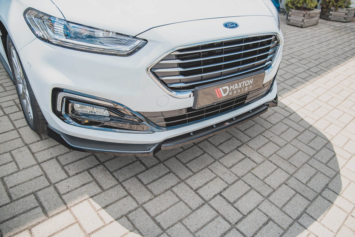 Splitter bara fata Maxton Design pentru Ford Mondeo (2019-), negru lucios