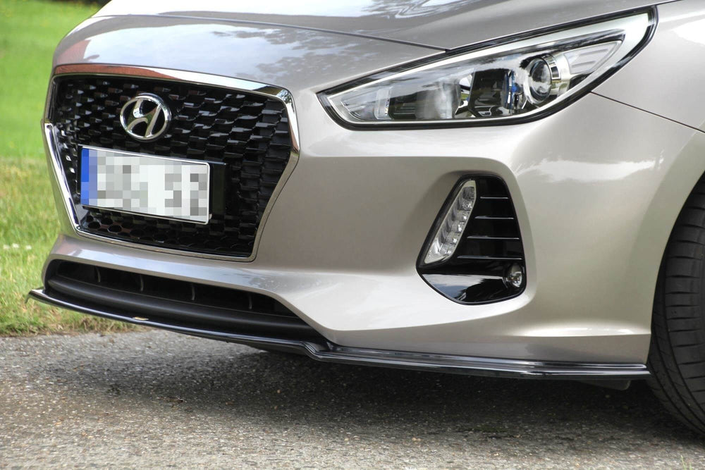 Splitter Maxton Design pentru bara fata standard a Hyundai i30 (2017-), culoare carbon
