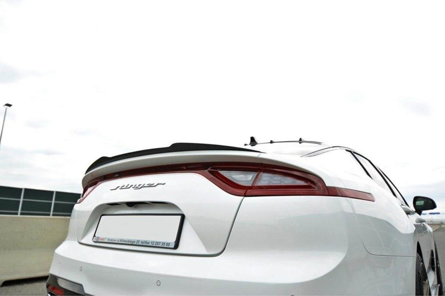 Maxton Design spoiler tip GT pentru portbagajul Kia Stinger (2017+), negru mat