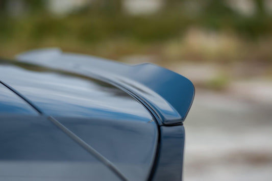 Spoiler Maxton Design tip R-Line pentru portbagajul VW Passat B8 station wagon (dupa 2015), culoare carbon