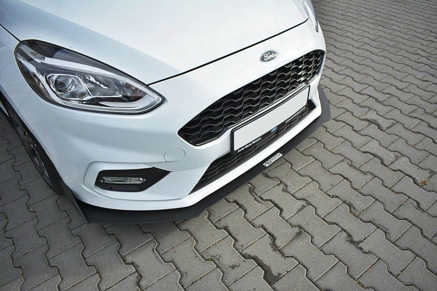 Spoiler Maxton Design tip Racing versiunea 1 pentru bara fata ST a Ford Fiesta (dupa 2017), mat negru