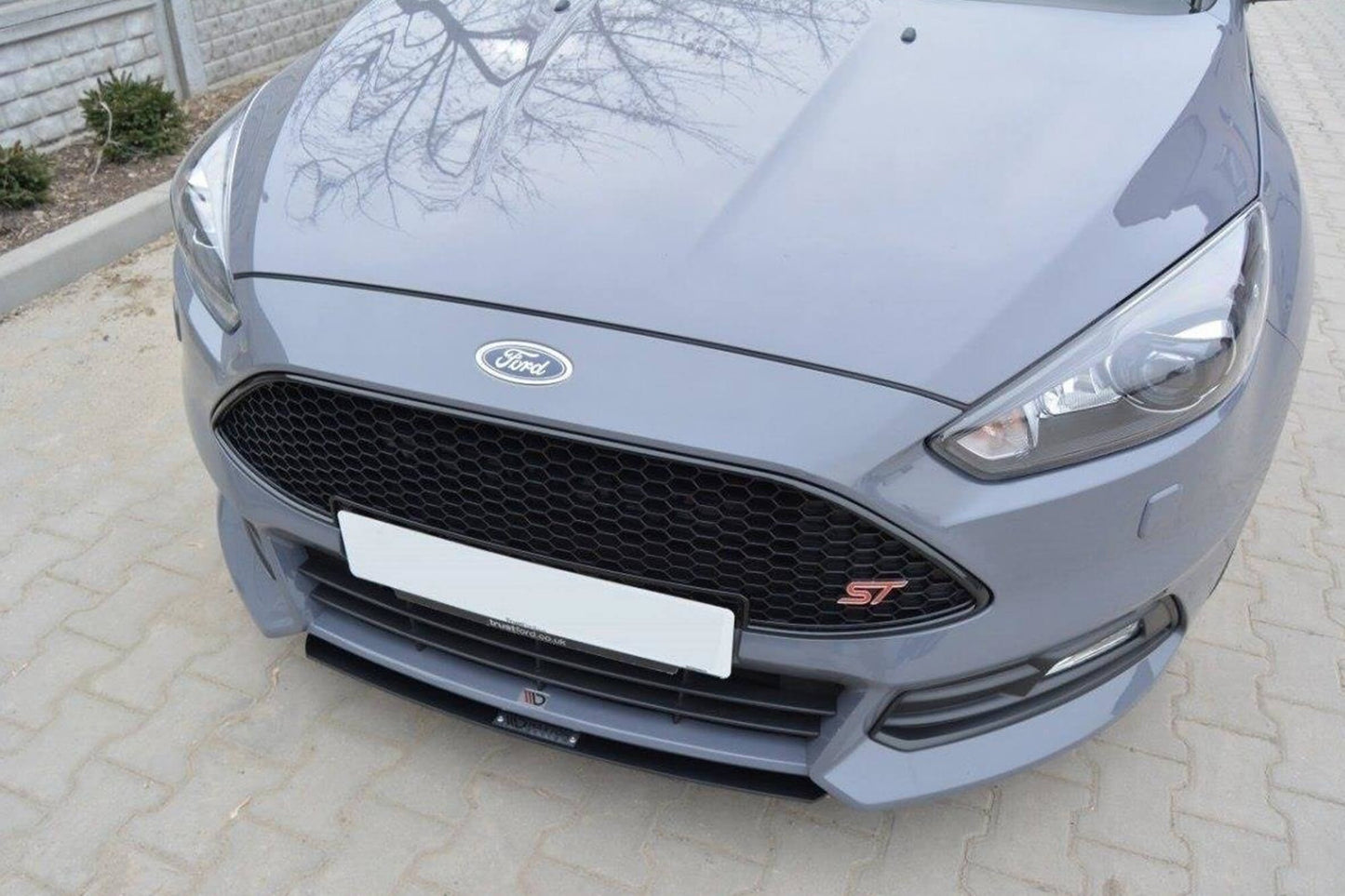 Splitter Maxton Design tip Racing, versiunea 3, pentru bara fata ST a Ford Focus (2015-2018), negru mat