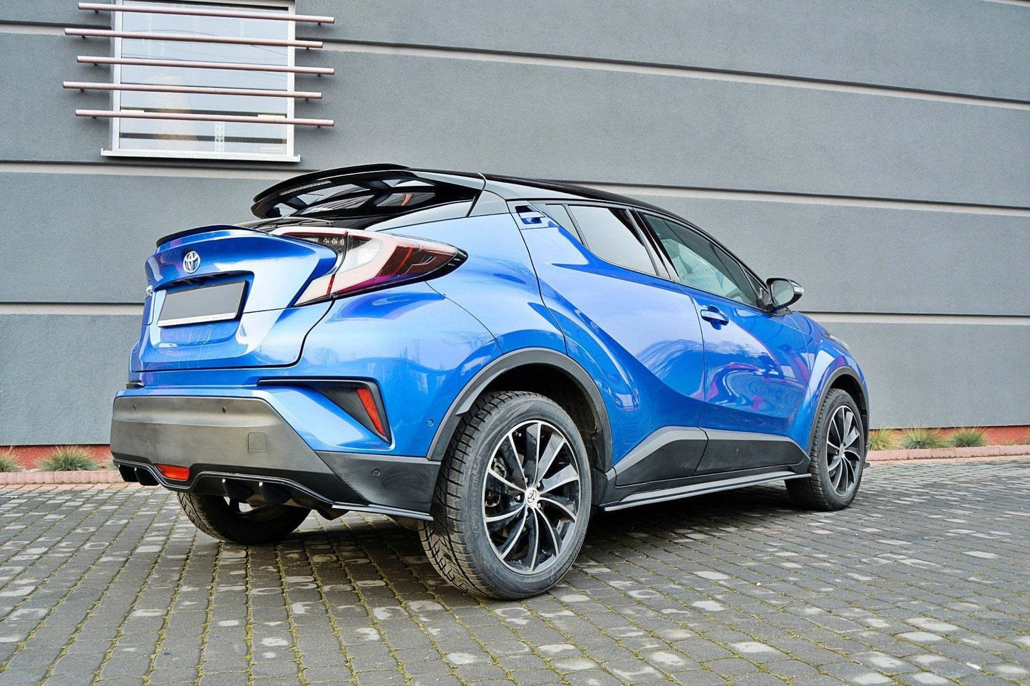 Spoiler portbagaj Maxton Design V1 pentru Toyota C-HR (2016-2019), negru lucios