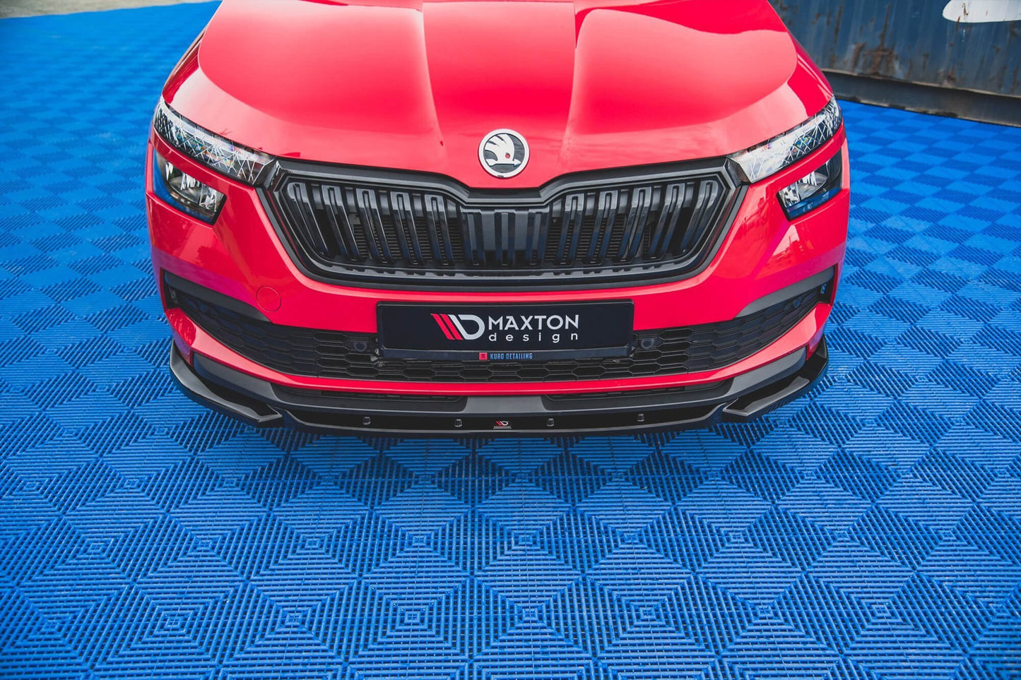 Splitter Maxton Design versiunea 1 pentru bara față a Skoda Kamiq (după 2019), culoare carbon