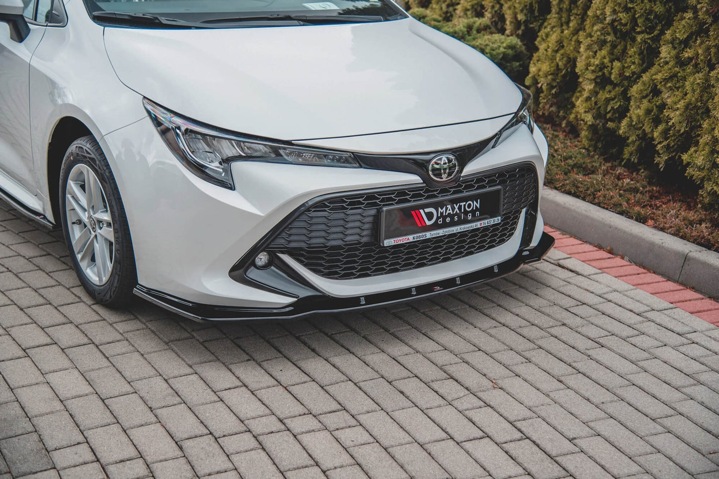 Spoiler bară față Maxton Design versiunea 1 pentru Toyota Corolla hatchback, break (după 2019), negru mat
