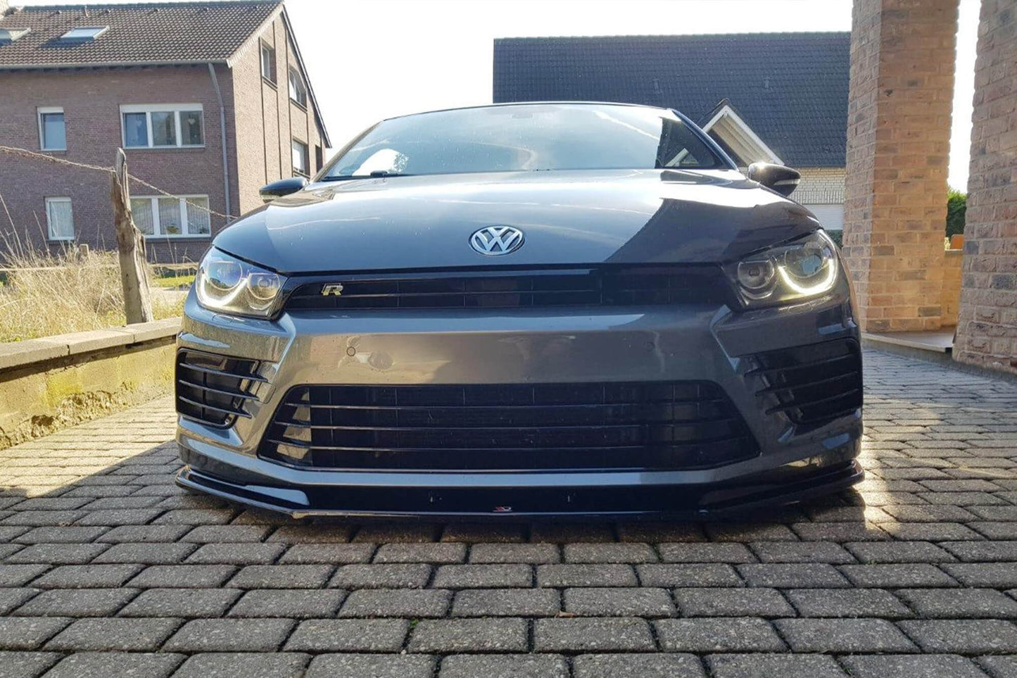 Spoiler Maxton Design versiunea 1 pentru bara fata R a VW Scirocco (2014-2017), lac negru