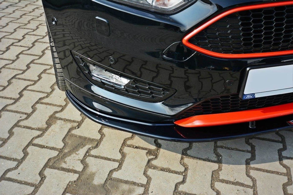 Splitter Maxton Design versiunea 1 pentru bara fata ST-Line a Ford Focus (2015-2018), culoare carbon