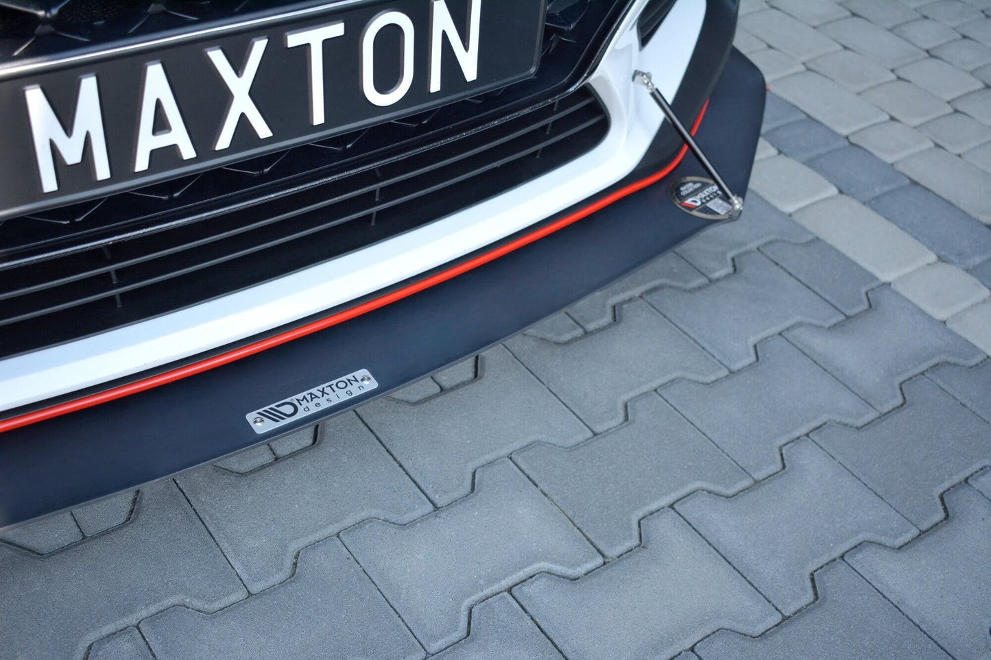 Splitter Maxton Design versiunea 1 tip Racing pentru bara fata N a Hyundai i30 hatchback (2017-), negru mat