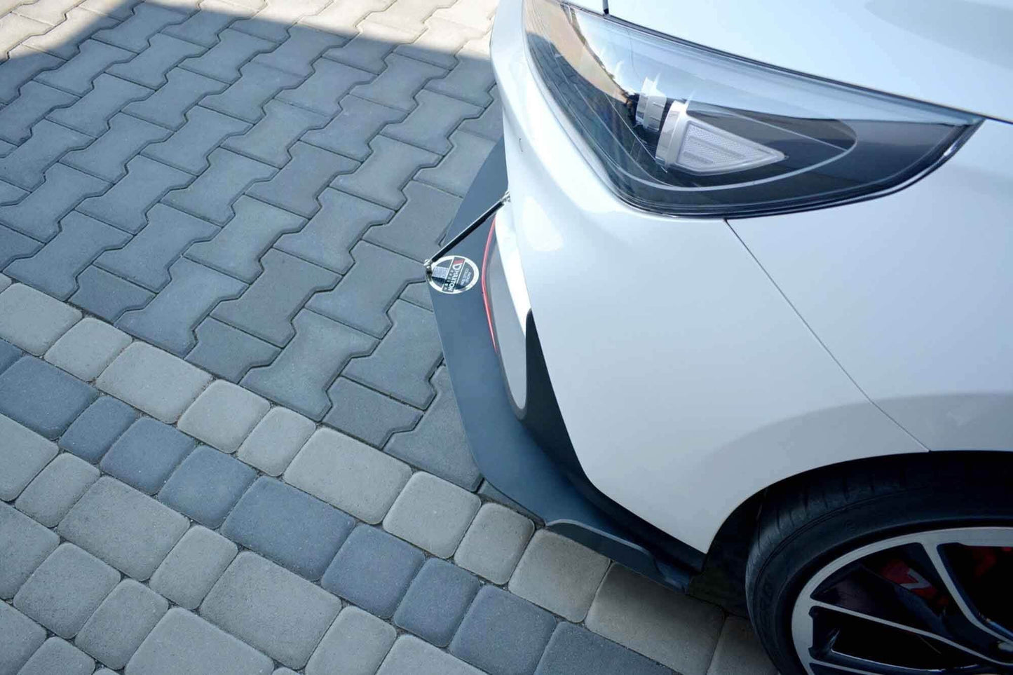 Splitter Maxton Design versiunea 1 tip Racing pentru bara fata N a Hyundai i30 hatchback (2017-), negru mat