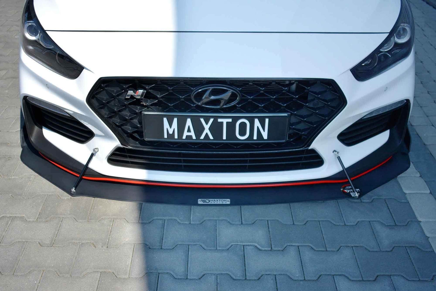 Splitter Maxton Design versiunea 1 tip Racing pentru bara fata N a Hyundai i30 hatchback (2017-), negru mat