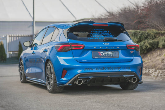 Spoiler Maxton Design versiunea 1 tip ST pentru portbagajul Ford Focus hatchback (dupa 2019), culoare carbon