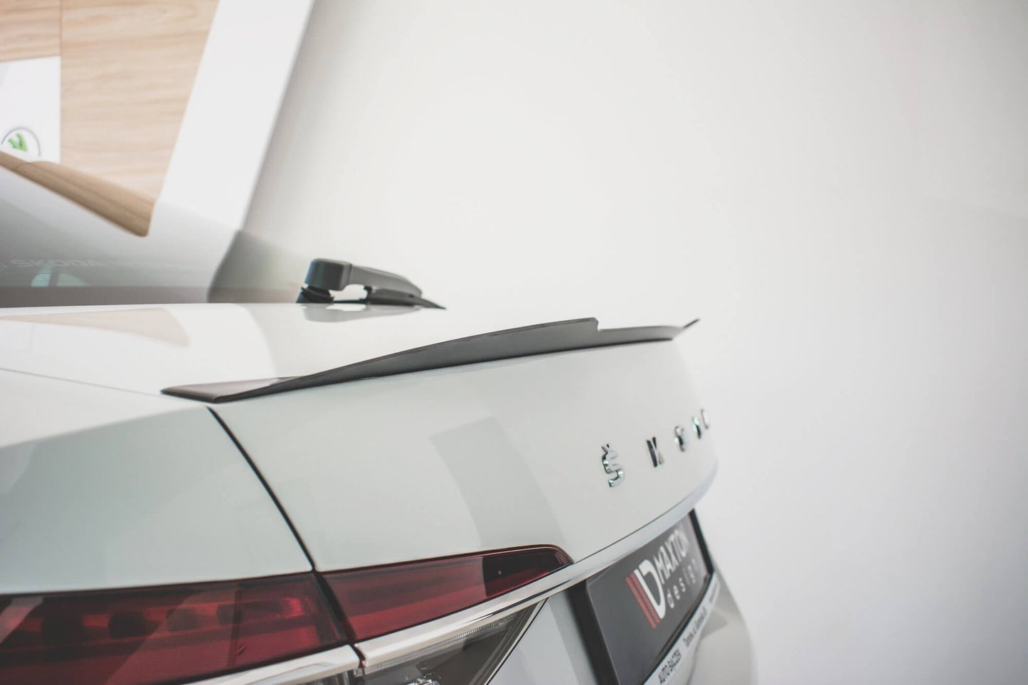 Spoiler Maxton Design versiunea 2 pentru portbagajul Skoda Superb (2015-2019), Superb (după 2019), hatchback, culoare carbon
