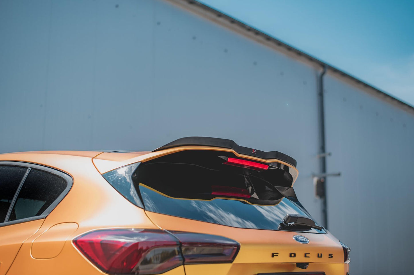Spoiler Maxton Design versiunea 2 tip ST pentru portbagajul Ford Focus hatchback (dupa 2019), negru lucios